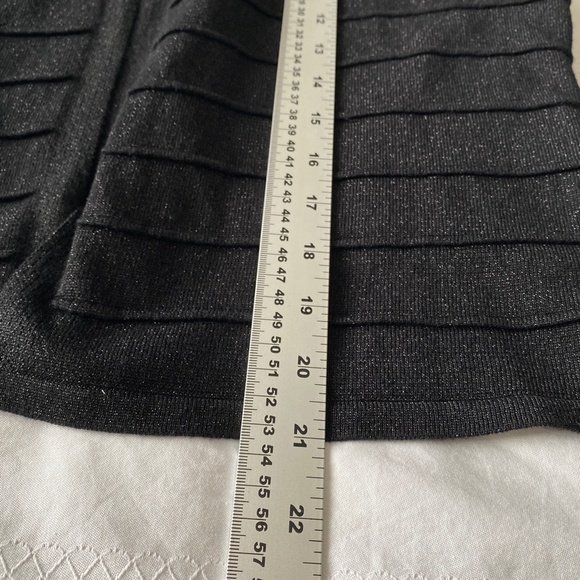 Suzy Shier Women's Black Sparkle Short Open Front Cardigan Size Medium - Picture 8 of 9